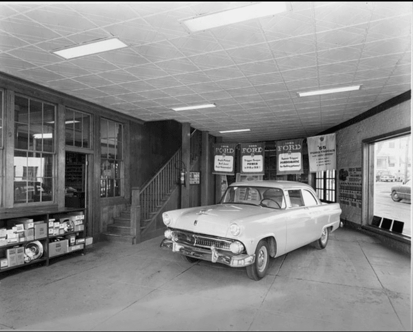 Hendricks Building as Ford dealership